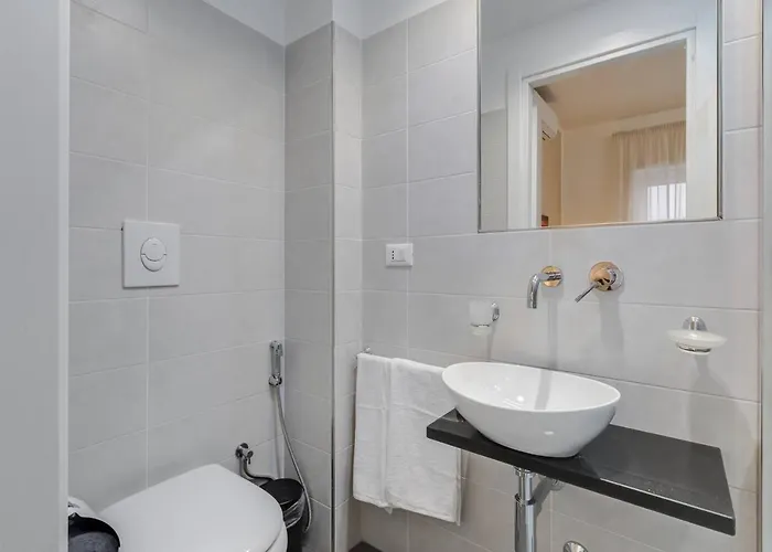 Av Domus Vatican St.peter Bed & Breakfast 4*